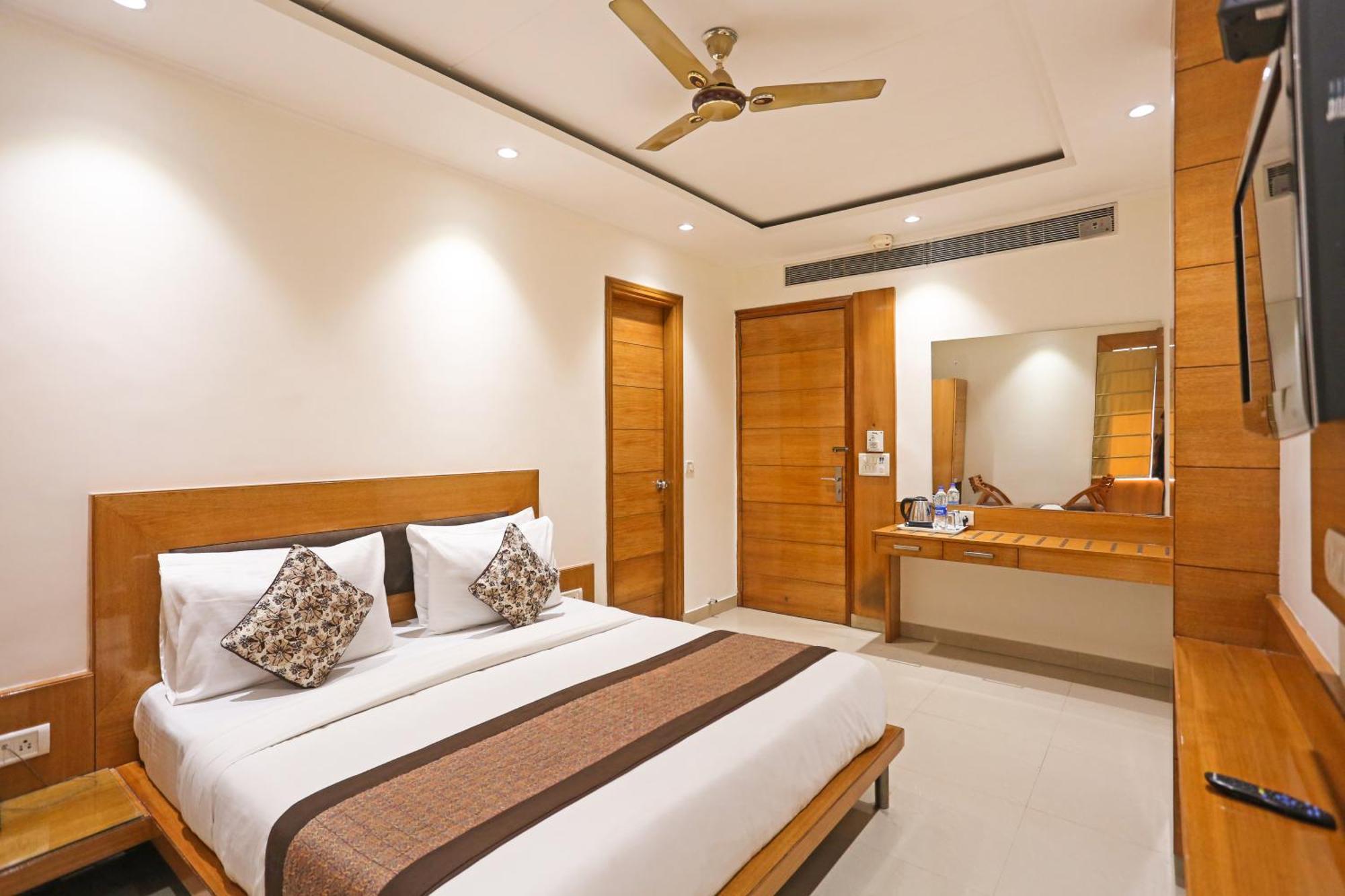 Hotel Silky Palace Near Igi Airportt New Delhi Extérieur photo